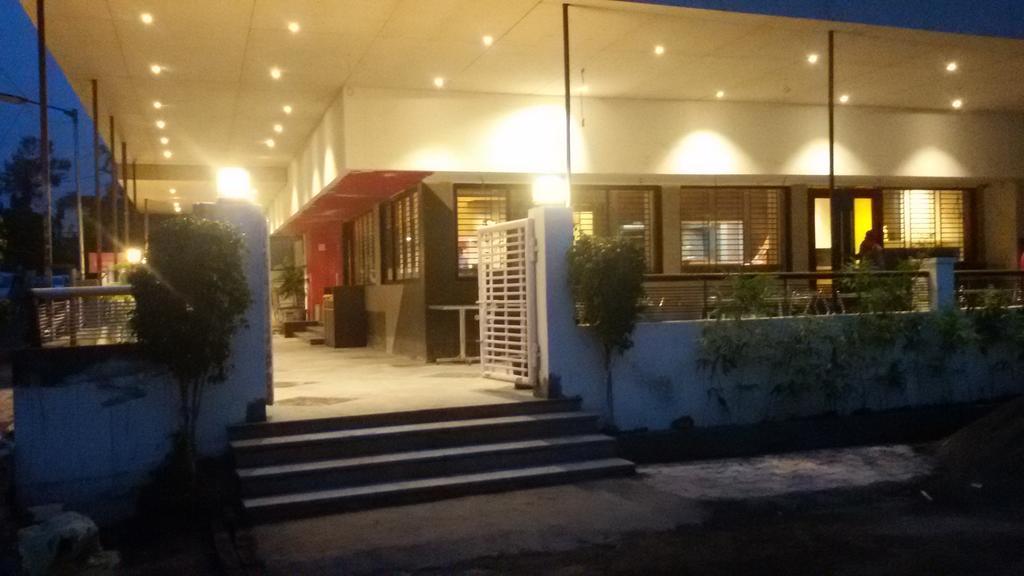 Hotel Vijay Residency Аурангабад Екстериор снимка