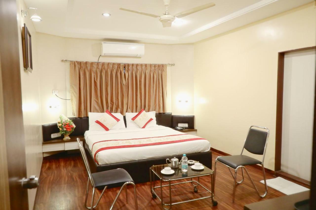 Hotel Vijay Residency Аурангабад Екстериор снимка