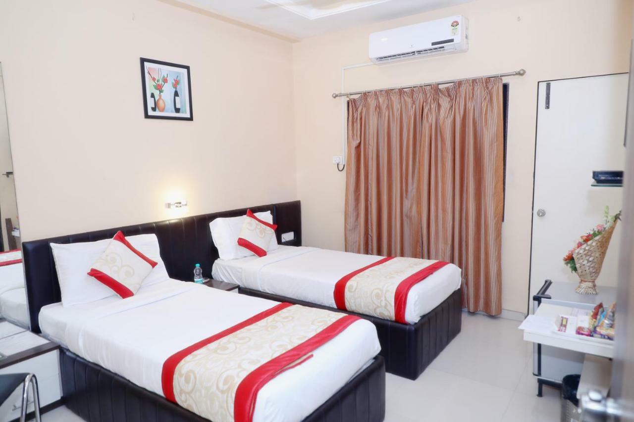 Hotel Vijay Residency Аурангабад Екстериор снимка